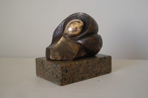 Forløsning I, bronze på granit 15x15x11