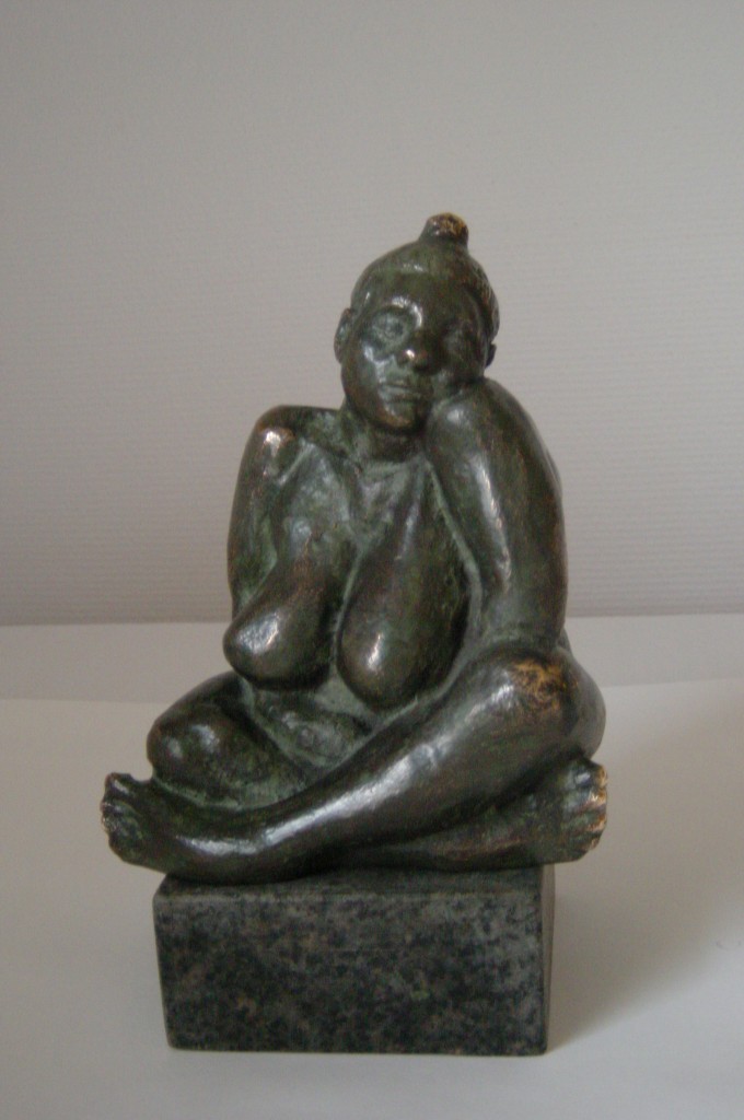 Maja, bronze på granit 22x14x11